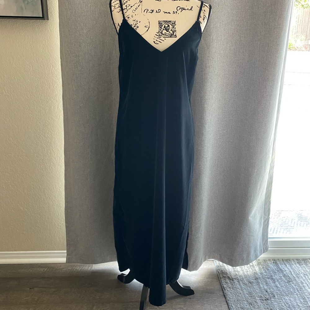 Old Navy deep blue velvet spaghetti strap dress